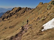 49 In ripida discesa con attenzione